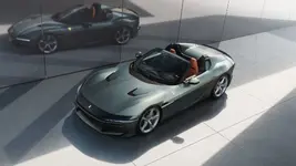 New_Ferrari_V12_ext_03_Design_spider_media_d8b4026f-f3a6-4e85-98f5-2eab421a3e46.webp