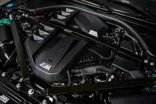 P90548586-the-all-new-bmw-m4-cs-05-2024-2250px.webp