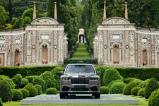 i-makes-its-public-debut-on-the-mosaic-lawn-2248px.webp