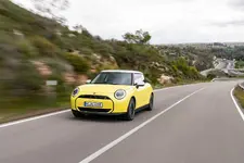 P90550414-mini-cooper-se-05-2024-2250px.webp