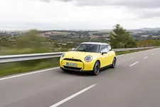 P90550417-mini-cooper-se-05-2024-2250px.webp