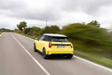 P90550420-mini-cooper-se-05-2024-2250px.webp