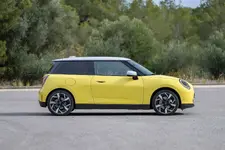 P90550462-mini-cooper-se-05-2024-2250px.webp