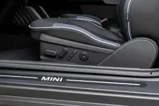 P90550499-mini-cooper-se-05-2024-2250px.webp