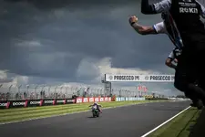 hip-rokit-bmw-motorrad-worldsbk-team-bmw-m--2250px.webp
