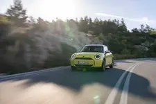 P90556752-mini-cooper-e-07-2024-2250px.webp