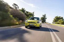 P90556751-mini-cooper-e-07-2024-2250px.webp