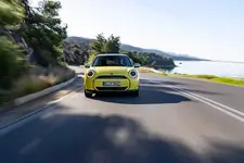P90556745-mini-cooper-e-07-2024-2250px.webp