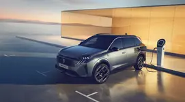 PEUGEOT_E5008_2403_EXT (2).webp
