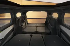PEUGEOT_E5008_2403_INT (10).webp