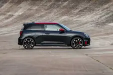 the-mini-john-cooper-works-electric-10-2024-2250px.webp