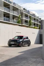 -the-mini-john-cooper-works-electric-10-2024-999px.webp