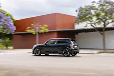 the-mini-john-cooper-works-electric-10-2024-2249px.webp