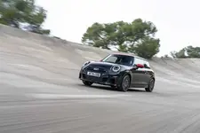 P90573925-mini-john-cooper-works-10-2024-2250px.webp
