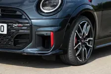 P90573971-mini-john-cooper-works-10-2024-2250px.webp