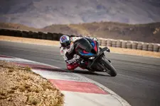 P90572479-the-new-bmw-m-1000-rr-10-2024-2248px.webp