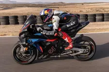 P90572489-the-new-bmw-m-1000-rr-10-2024-2248px.webp