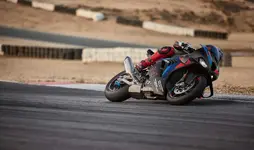 P90572491-the-new-bmw-m-1000-rr-10-2024-2541px.webp