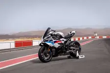 -bmw-presents-the-new-bmw-s-1000-rr-10-2024-2248px.webp