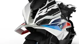 P90573612-the-new-bmw-s-1000-rr-10-2024-2666px.webp