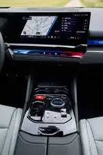 P90576166-the-all-new-bmw-m5-touring-10-2024-999px.webp