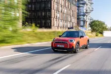 P90577171-mini-aceman-se-11-2024-2250px.webp