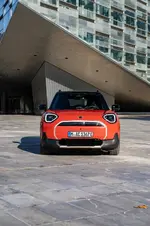 P90577219-mini-aceman-se-11-2024-999px.webp
