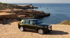 linan-series-ii-luxurian-finished-in-olivin-2721px.webp