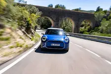 P90550289-mini-cooper-se-05-2024-2250px.webp