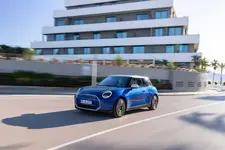 P90550280-mini-cooper-se-05-2024-2250px.webp