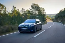 new-bmw-ix-m70-xdrive-tansanit-blue-03-2025-2250px.webp