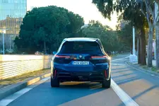 new-bmw-ix-m70-xdrive-tansanit-blue-03-2025-2250px.webp