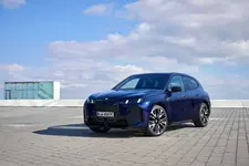 new-bmw-ix-m70-xdrive-tansanit-blue-03-2025-2250px.webp