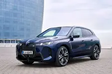 new-bmw-ix-m70-xdrive-tansanit-blue-03-2025-2250px.webp