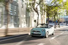 P90588654-mini-cooper-convertible-s-04-2025-2250px.webp