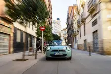 P90588655-mini-cooper-convertible-s-04-2025-2250px.webp