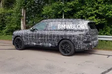 2027-bmw-x7-g67-02.webp