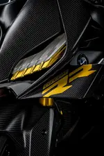 P90599089-bmw-motorrad-concept-rr-1000px.webp