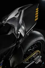 P90599107-bmw-motorrad-concept-rr-1000px.webp