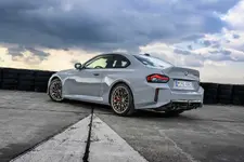 P90600874-the-new-bmw-m2-cs-2250px.webp