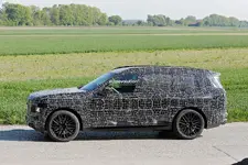 2028-bmw-x7-spied-flaunting-quad-tailpipes-could-it-be-packing-v8-muscle_9.webp
