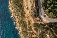 e-and-bronze-on-location-in-provence-france-2251px.webp