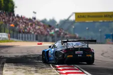 hubert-motorsport-33-bmw-m4-gt3-evo-ren-ras-2250px.webp