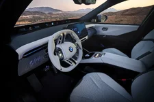 P90615659_highRes_the-new-bmw-ix3-50-x.webp