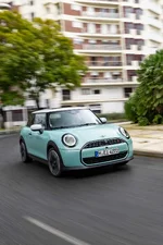 P90542416-mini-cooper-s-04-2024-1000px.webp