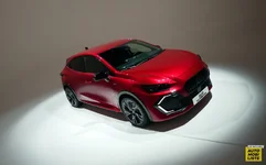 9-Renault-Clio-6-preshow_LNA-FM-119-e1757337556241.webp