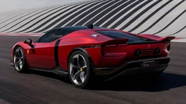 Ferrari%20849%20Testatrossa%202025-2.webp