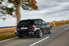ive-touring-black-sapphire-metallic-10-2019-2249px.webp